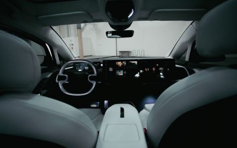 IndieOne, l'auto elettrica con un PC da gaming a bordo