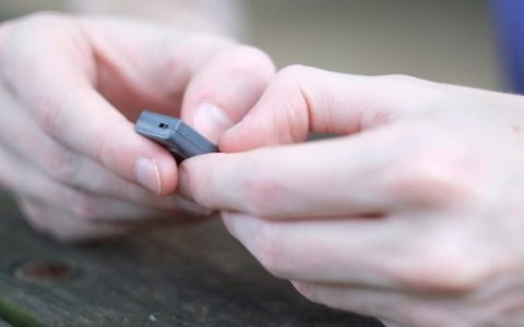 La console più piccola del mondo è grande un pollice: ecco Thumby