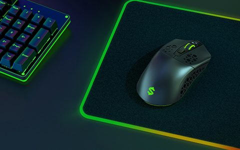 Wireless o cablato? Il mouse da gaming con design dual-mode in offerta a meno di 30€