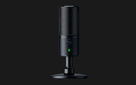 Razer Seiren X: il microfono da streaming è scontato del 50% su Amazon