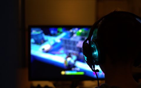 Cina, leggi troppo severe contro i videogiochi: chiudono 14 mila team di sviluppo